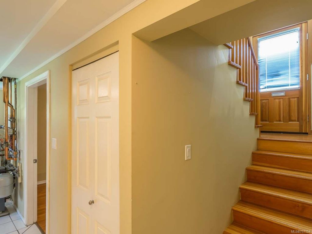 listing image 16041365580007749357