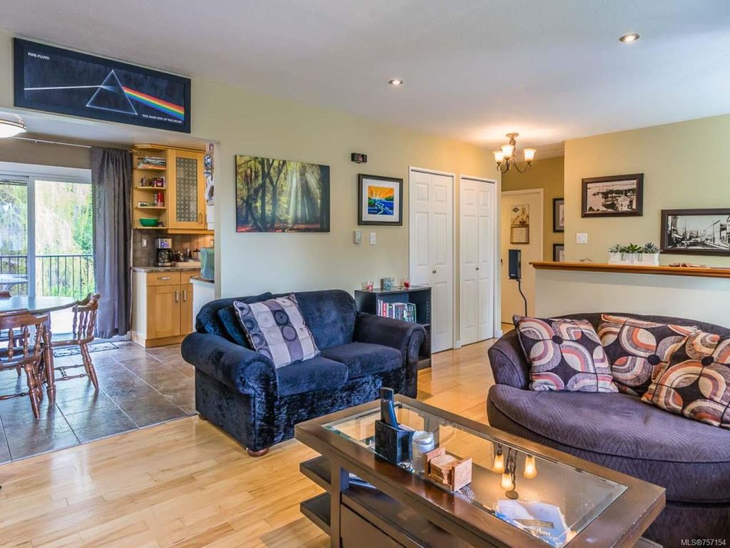 listing image 16044966630061253423