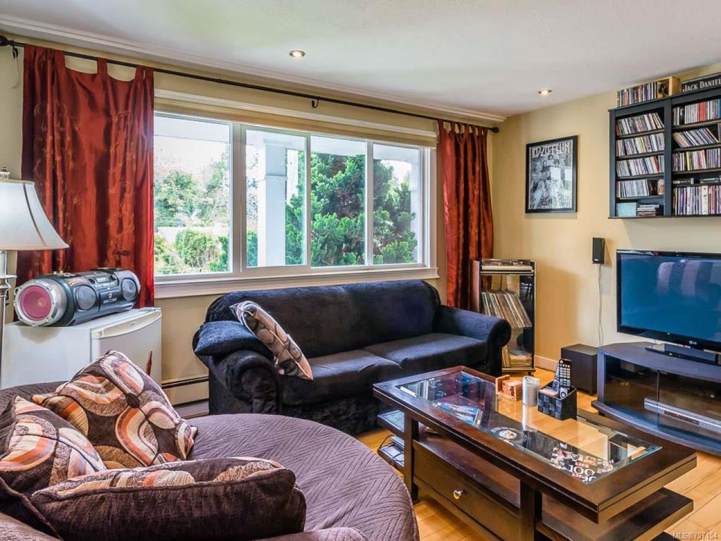 listing image 16047127581848194054