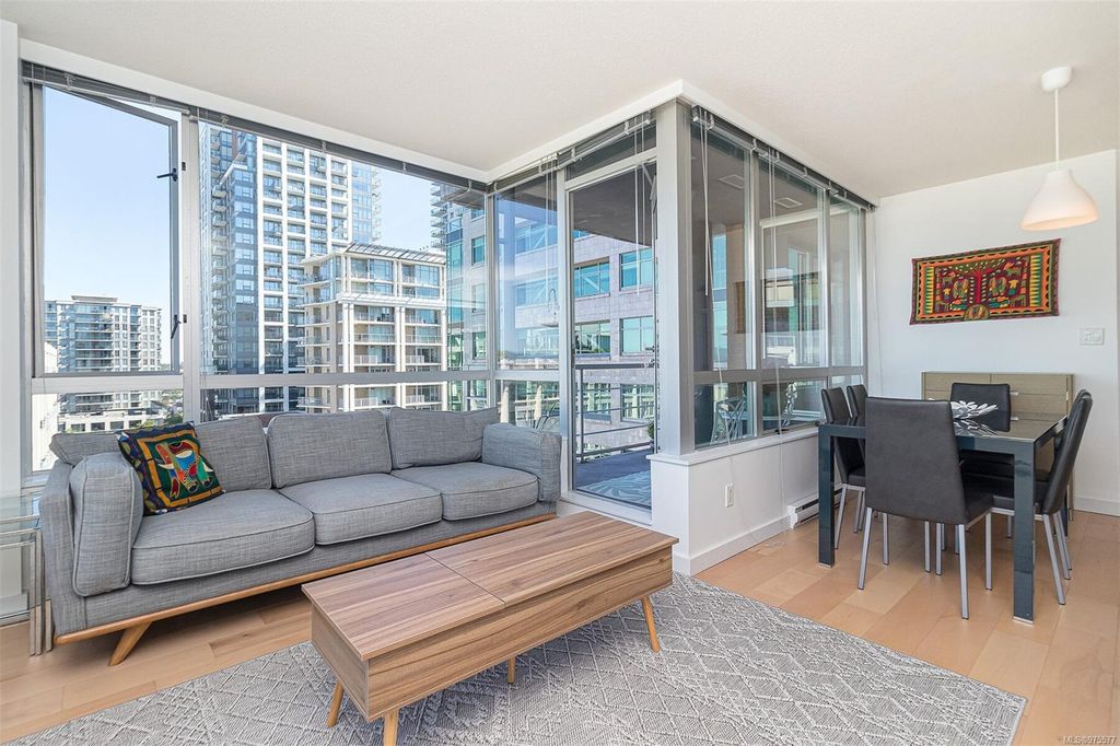 listing image 16044302903620403888