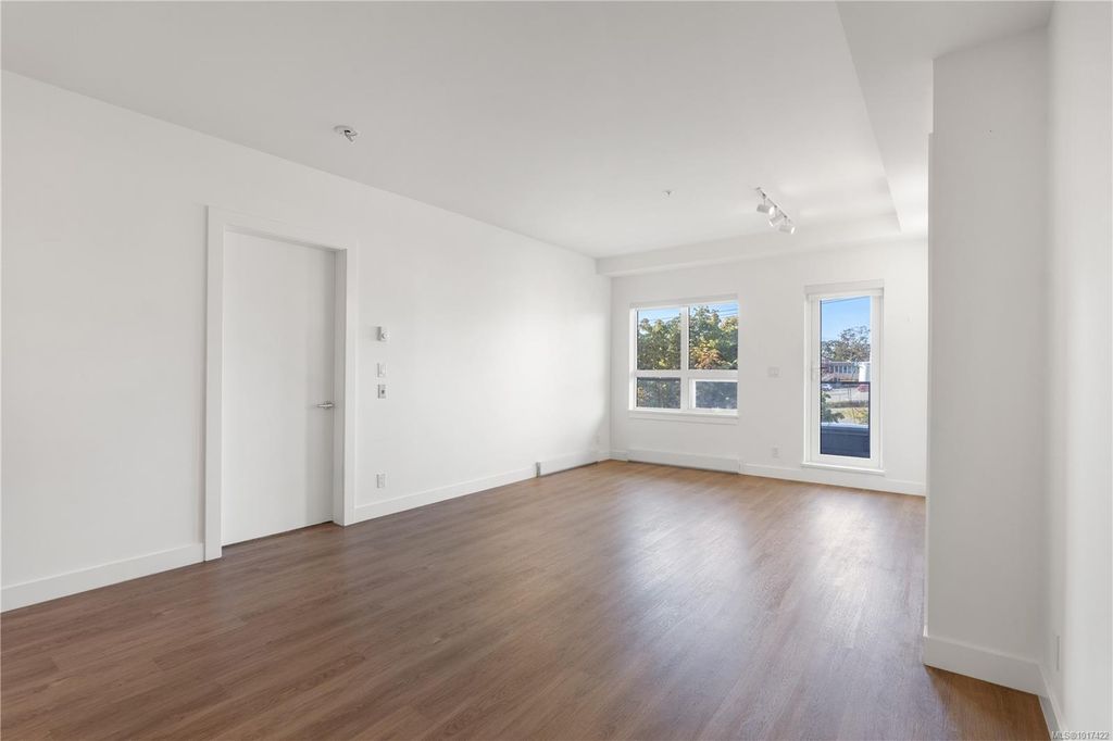listing image 16041917725900512771
