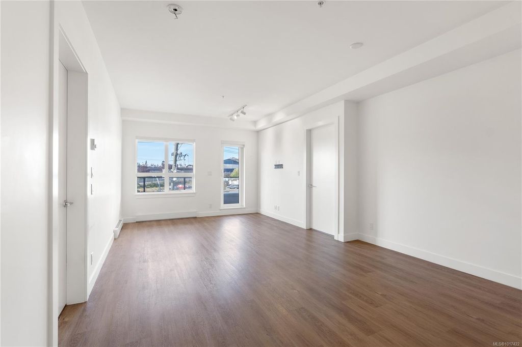 listing image 16043320017342139793