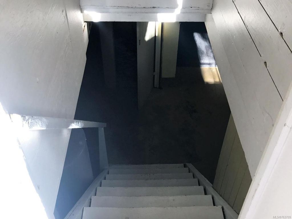 listing image 16045033924899845855