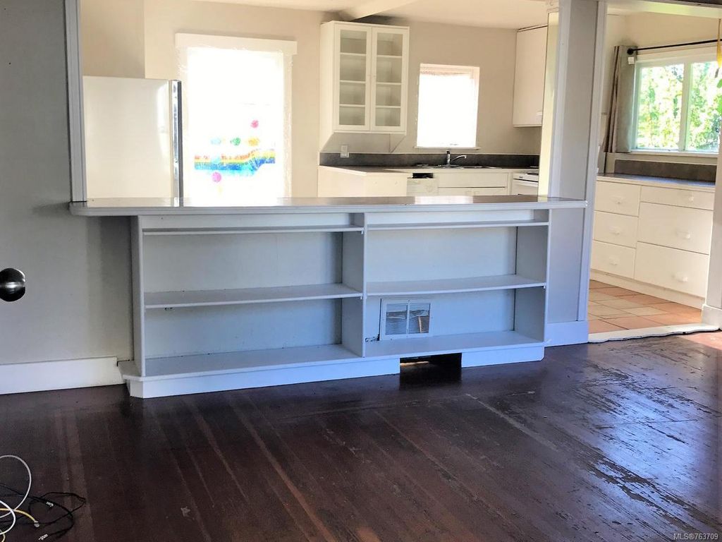 listing image 16040832181016577352