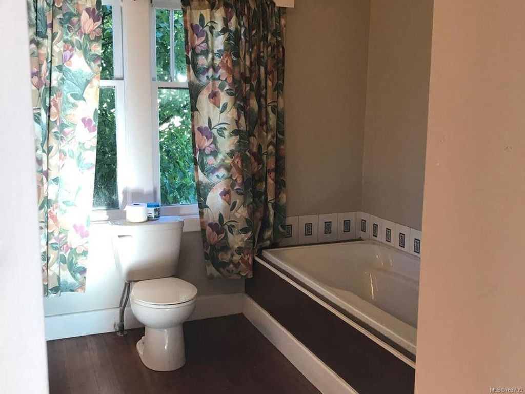 listing image 16049945494784086050