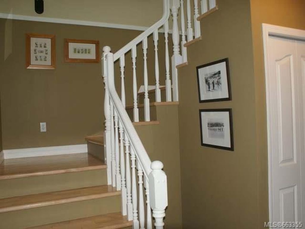 listing image 16049949357146091181