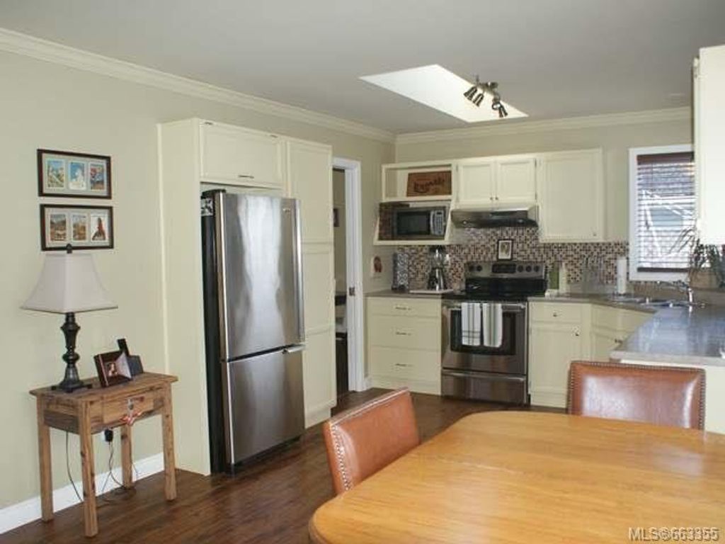 listing image 16045734744325222589