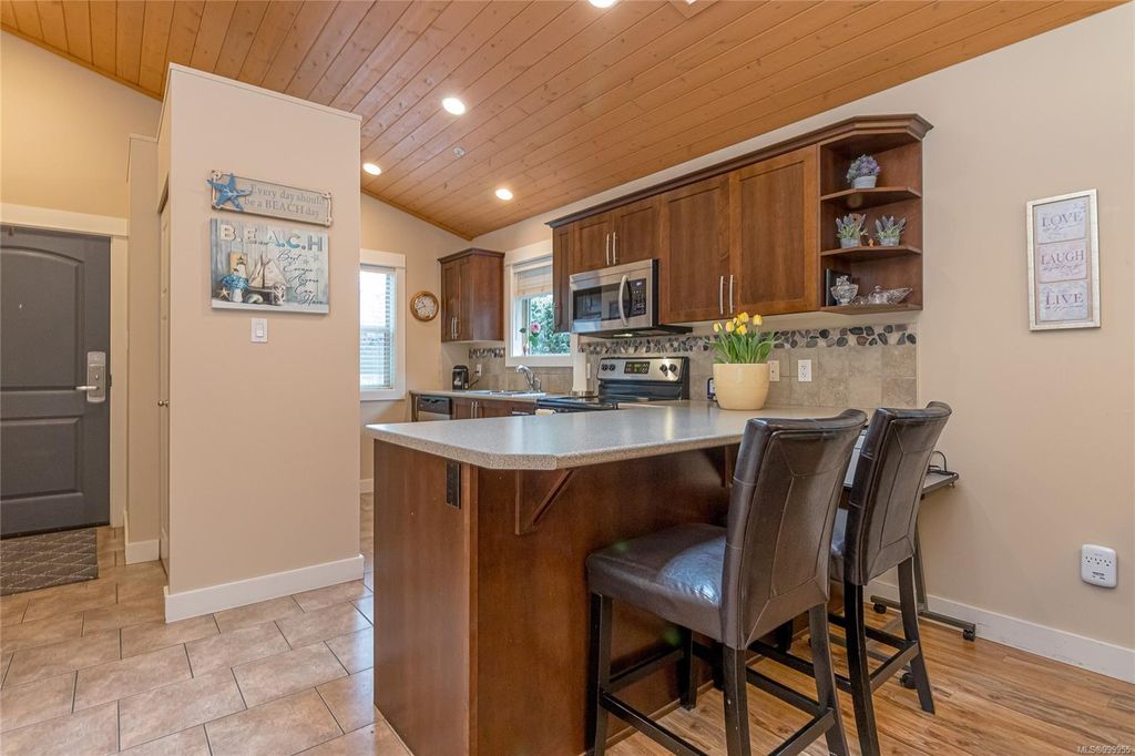 listing image 16049600307343755351