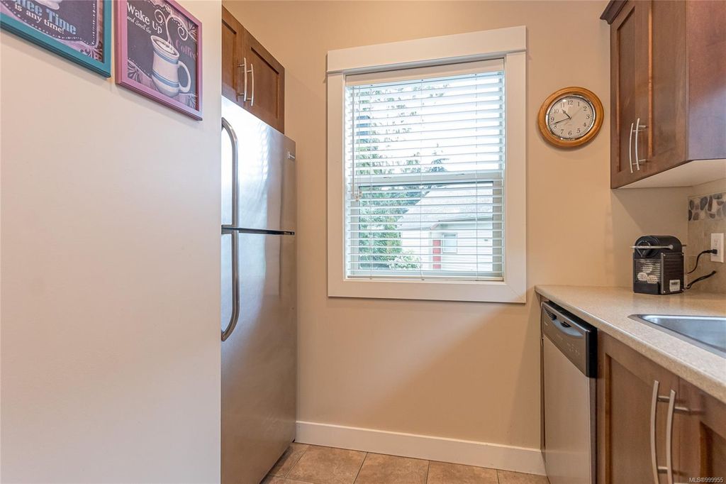 listing image 16047053382490026475