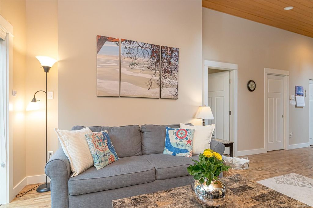 listing image 16047108600878884199
