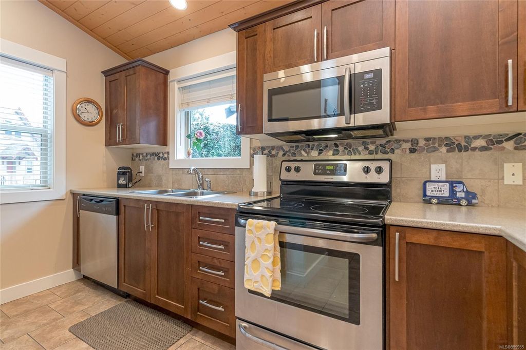 listing image 16049541499574106558