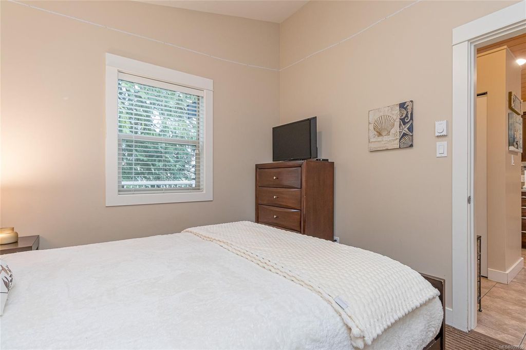 listing image 16044156788796582630