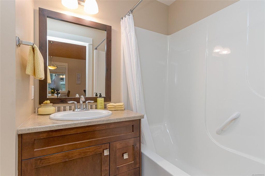 listing image 16048294203038926887