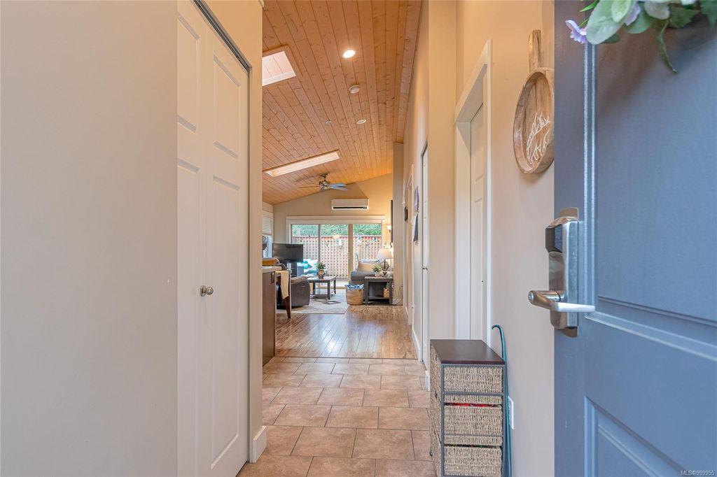 listing image 16044288691079827888