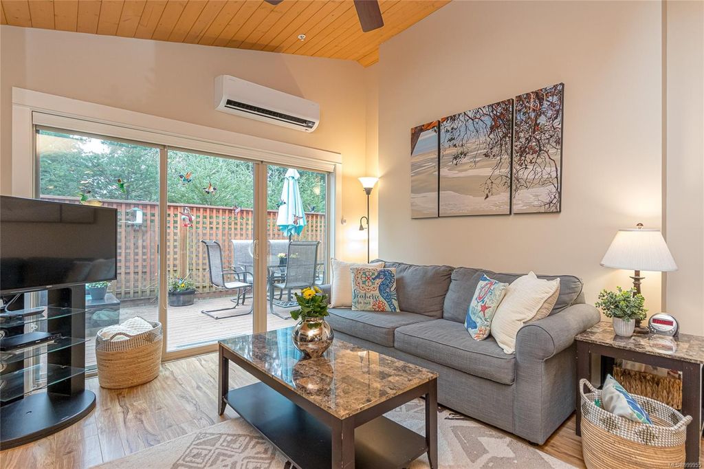 listing image 16041730861444598184