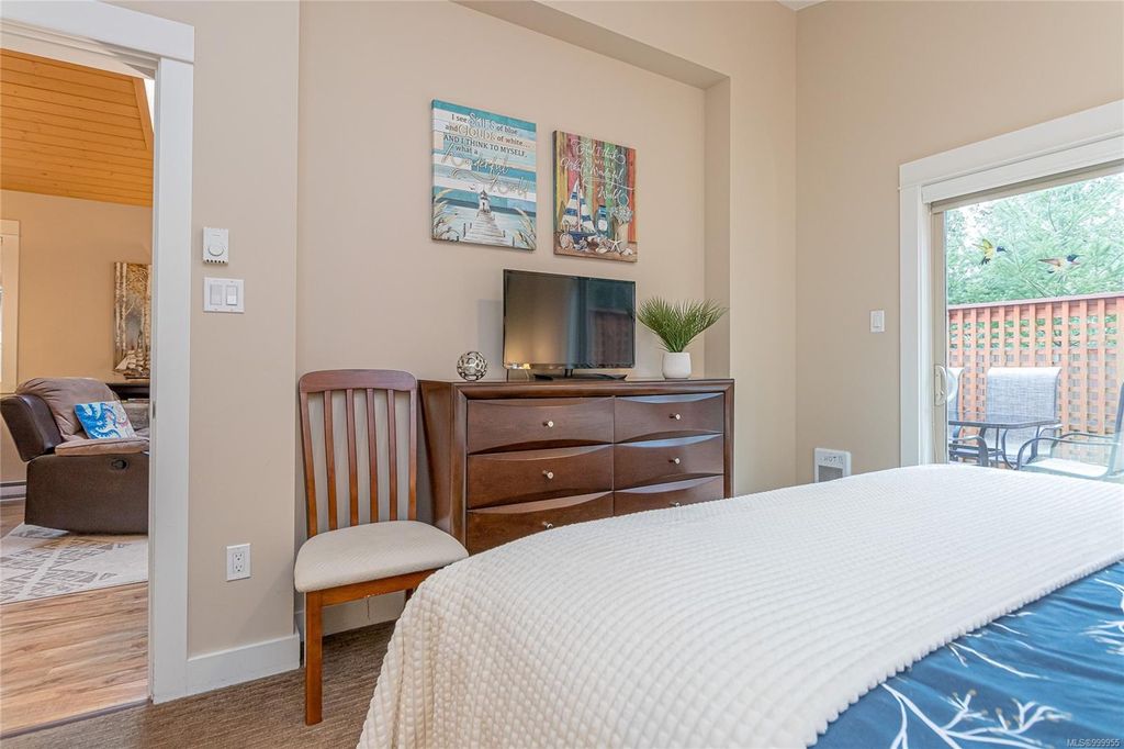 listing image 16048192697697923650