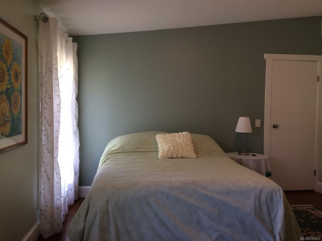 listing image 16043635907786102600
