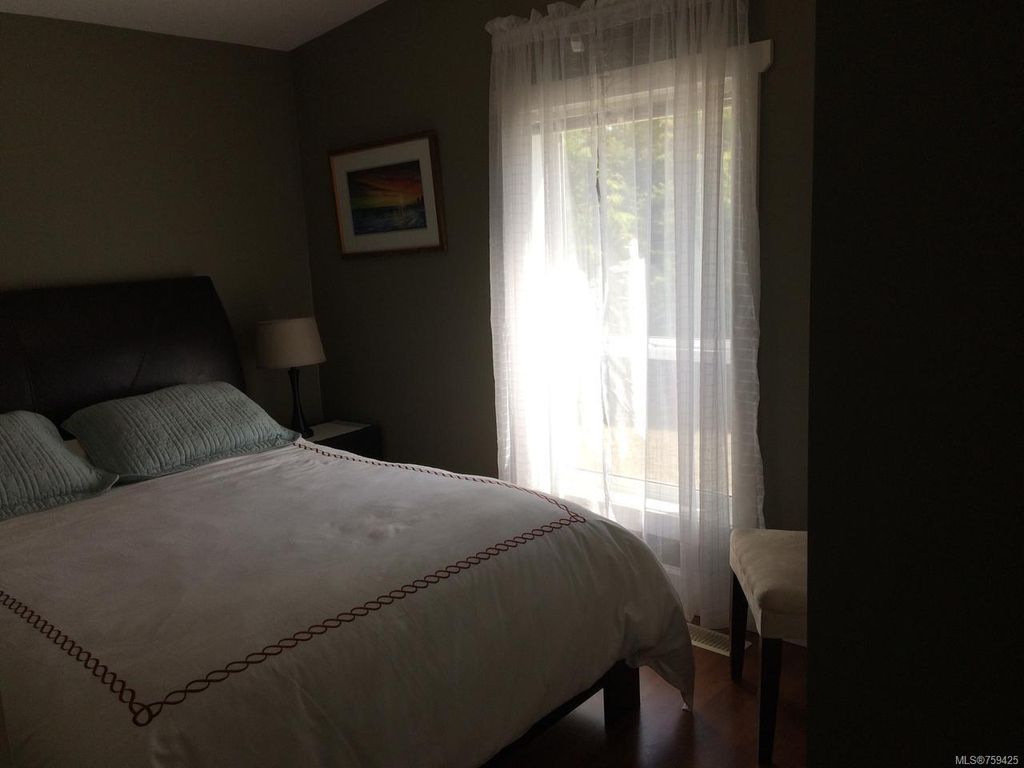 listing image 16040030103624863074