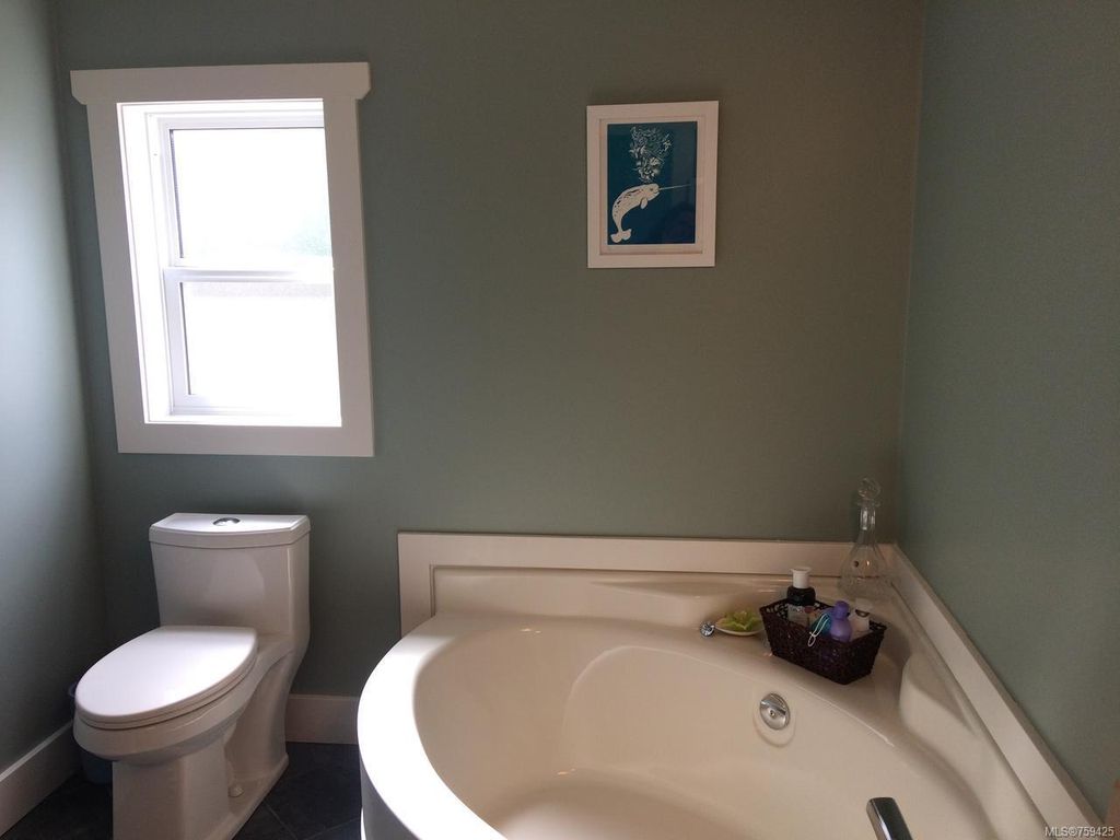 listing image 16041178392352699458