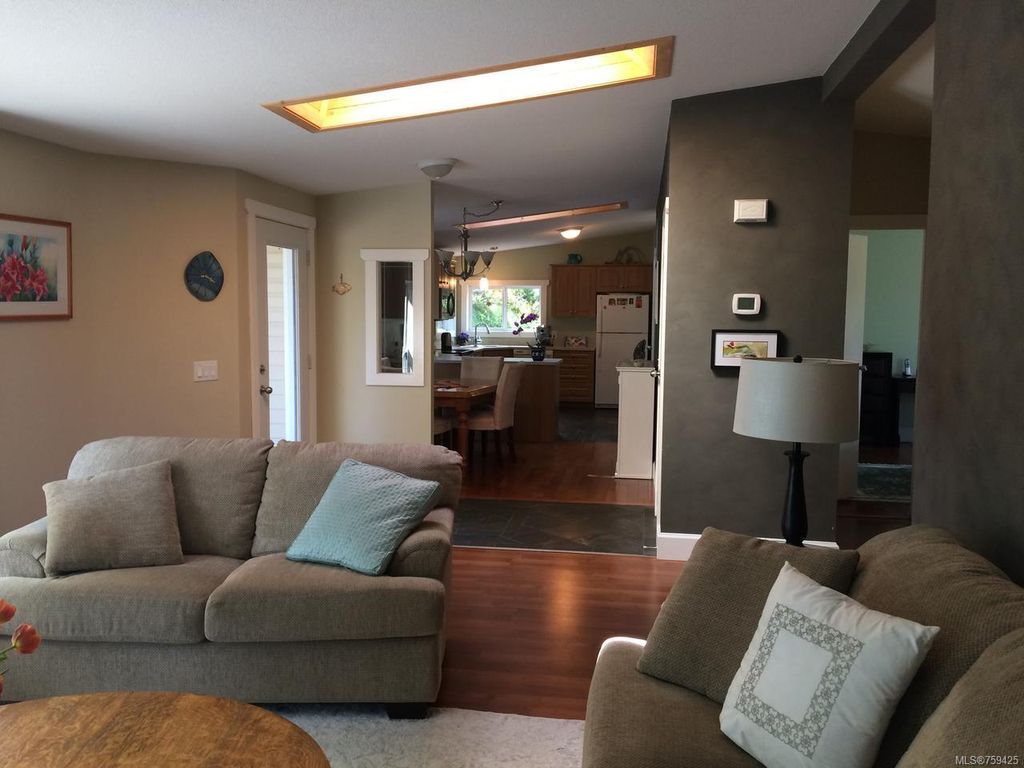 listing image 16045311391440512640
