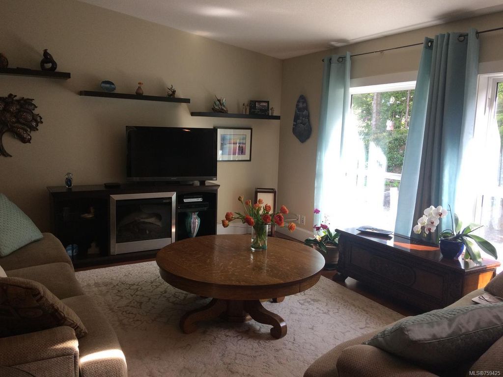 listing image 16042290741837082391