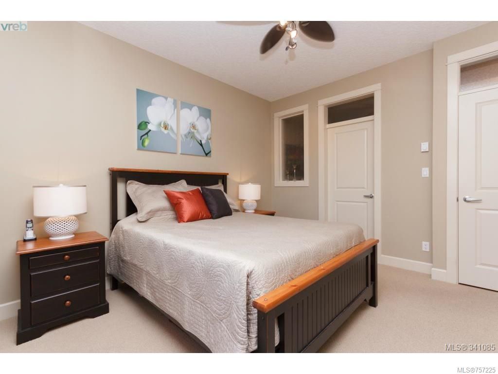 listing image 16047460857724728980