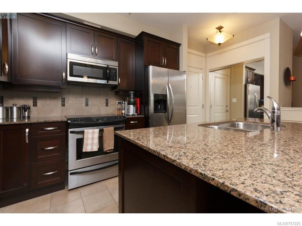 listing image 16043324638774566474