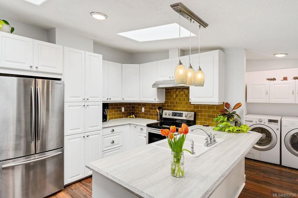 listing image 1604772016139