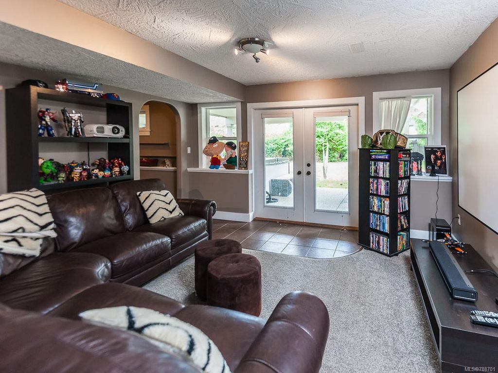 listing image 16049034111308225838