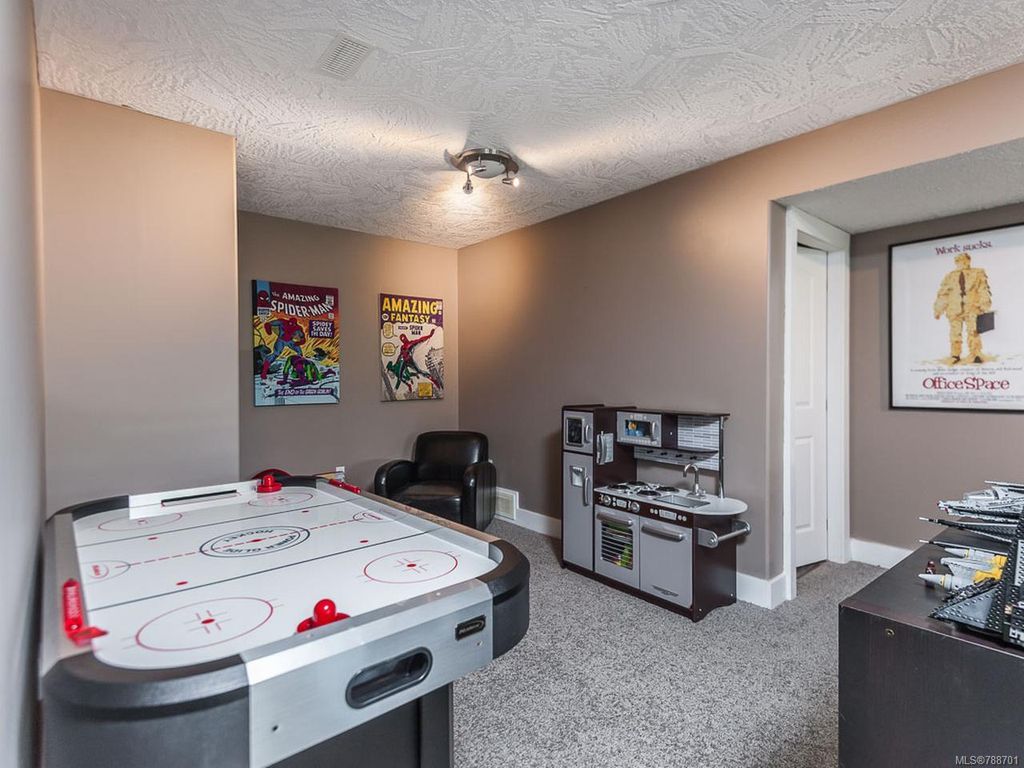 listing image 16046068641814446491