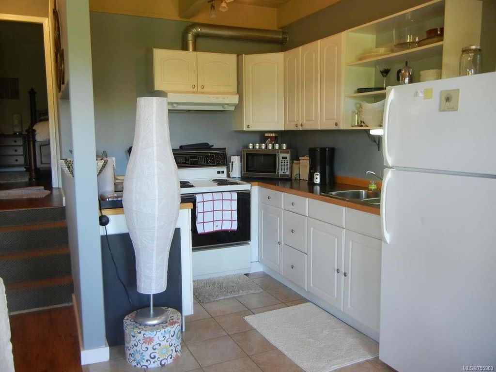 listing image 16049376672740081095
