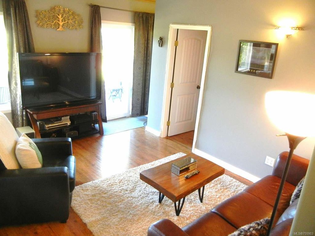 listing image 16042040396192795341