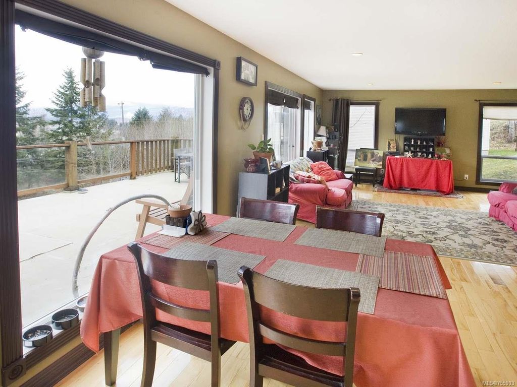 listing image 16047123788795643265