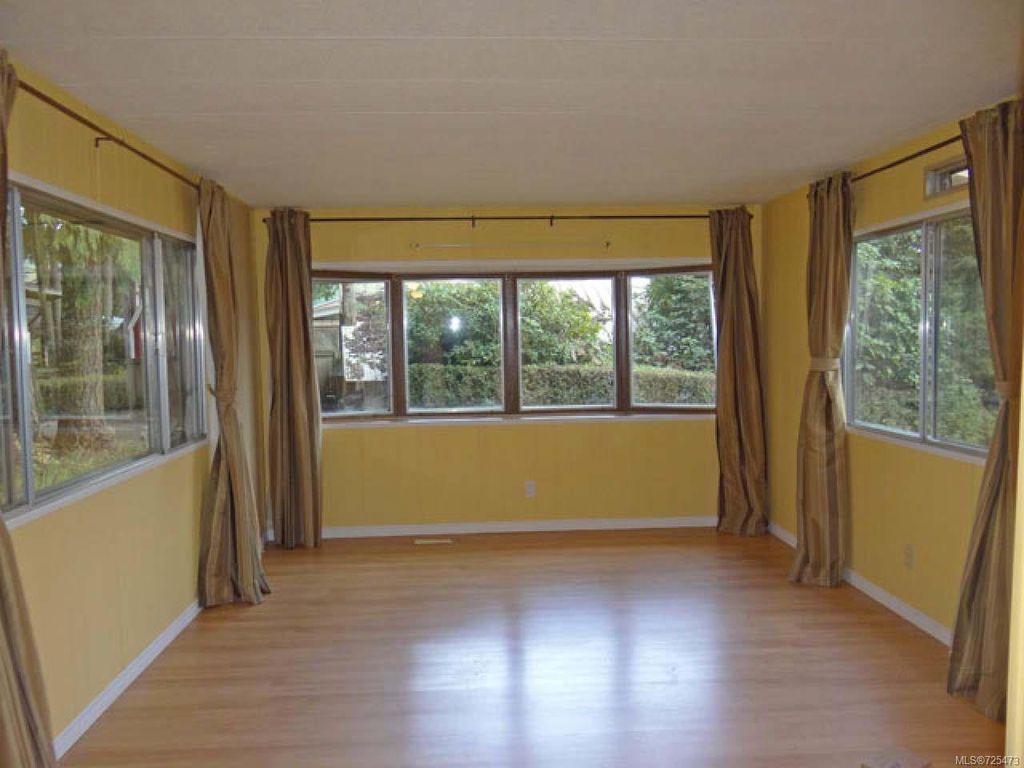 listing image 16046146409724083683