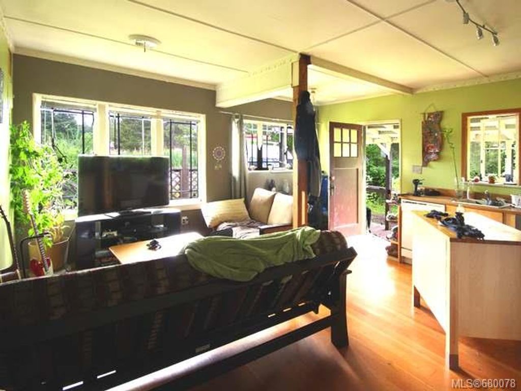 listing image 16049963107682534416