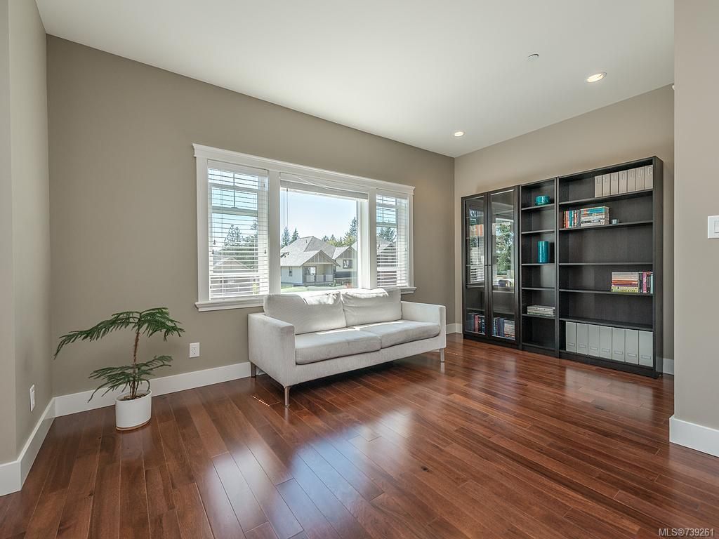 listing image 16046058296555925008