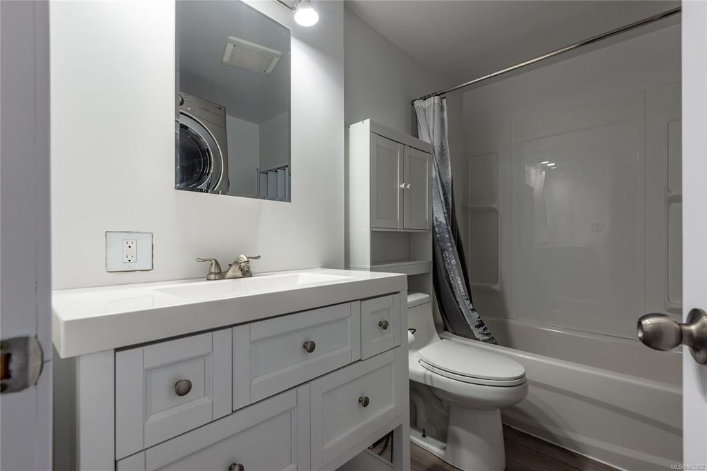 listing image 16045665464267426292