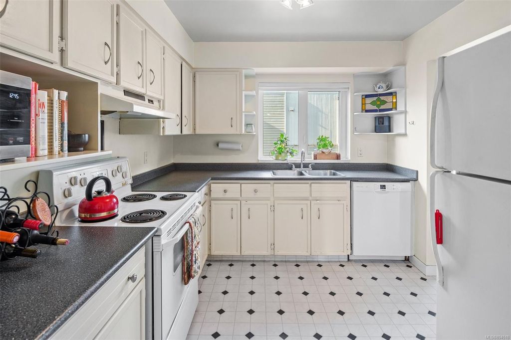 listing image 16043812168326716619