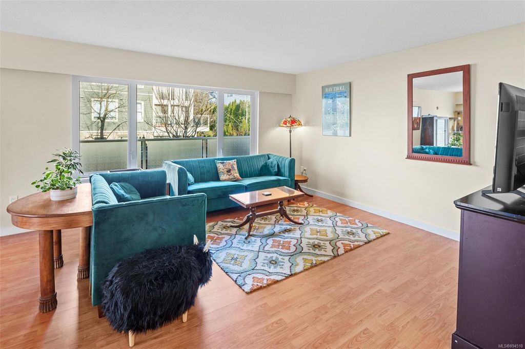 listing image 16041283381877407939