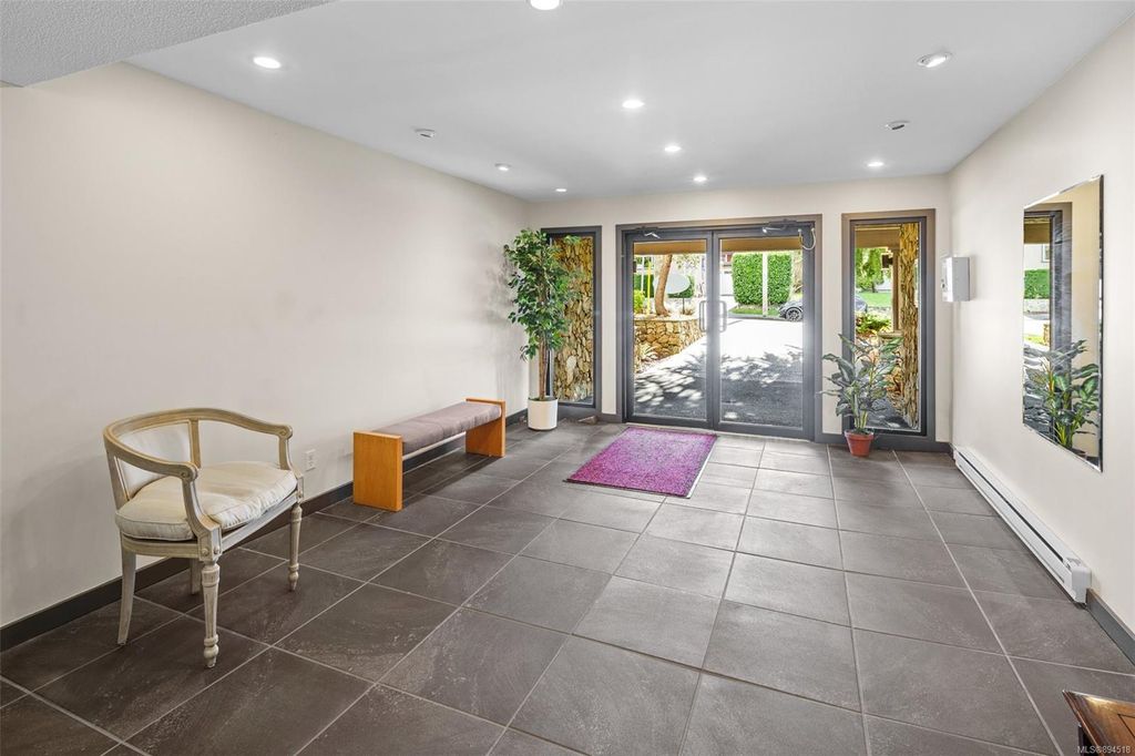 listing image 16048010250070780541