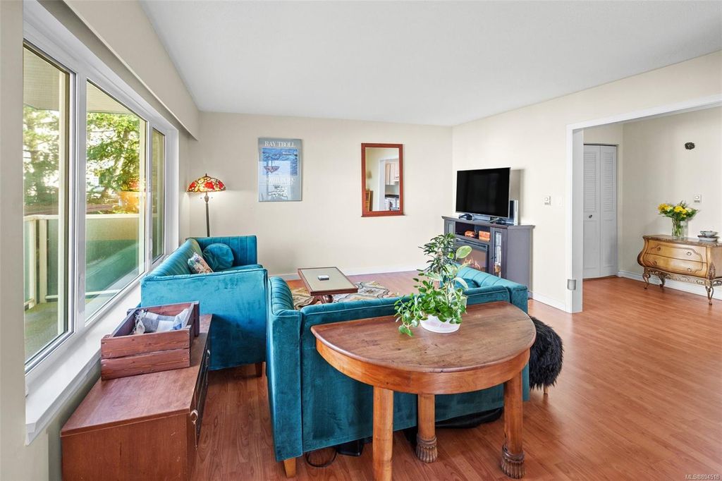 listing image 16041500764279515096