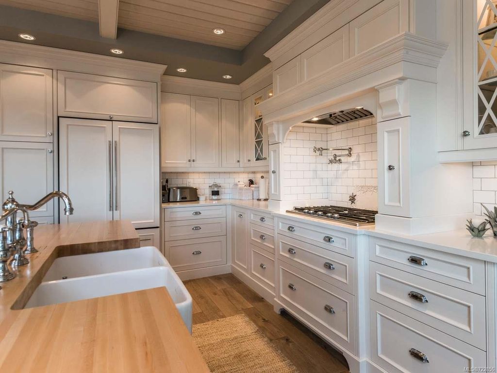 listing image 16048611772367353423