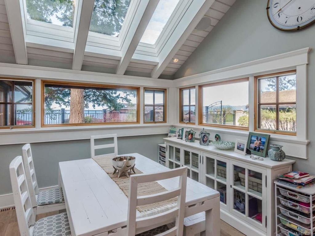 listing image 16046464057344767872