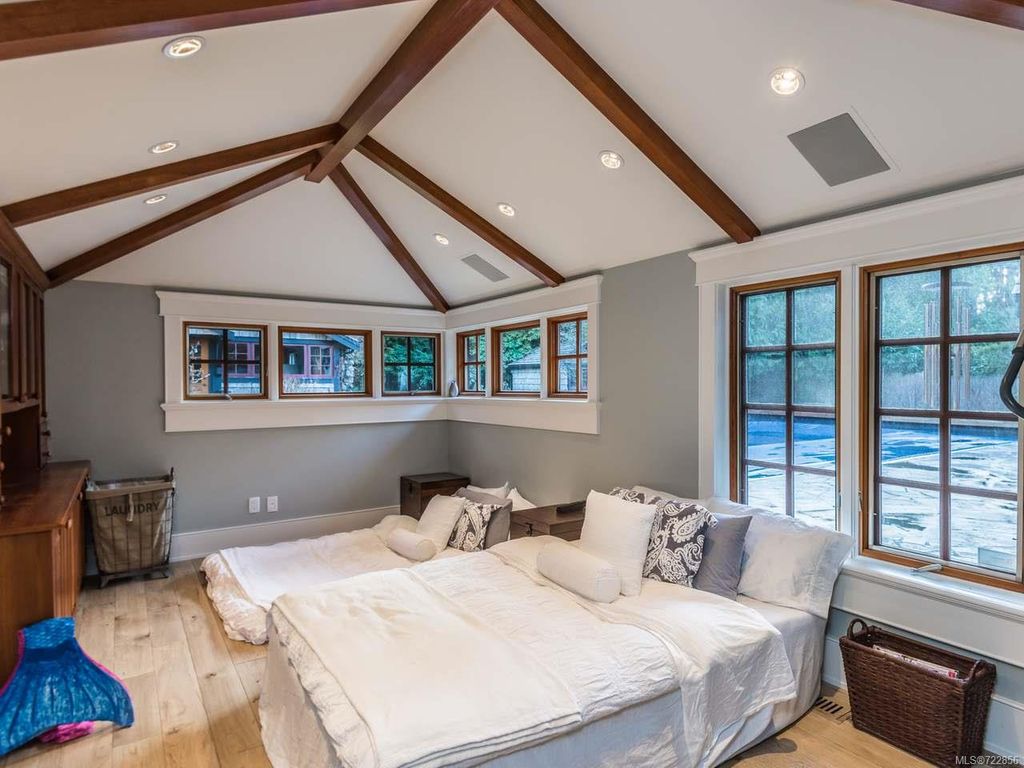 listing image 16047202057894435611