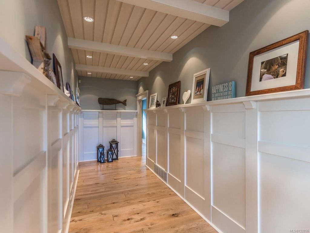 listing image 16048579034979766486