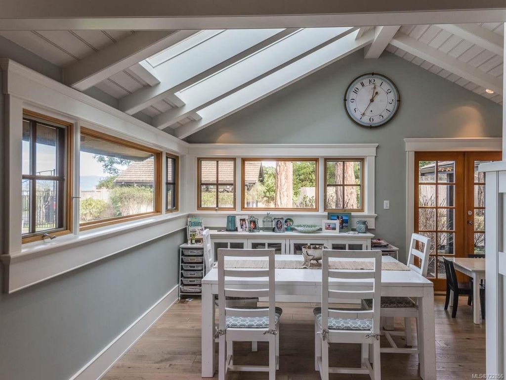 listing image 16044999070804491235