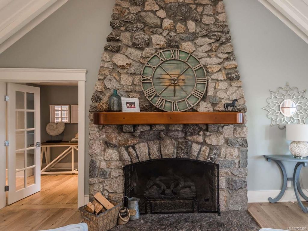 listing image 16047934833476504096