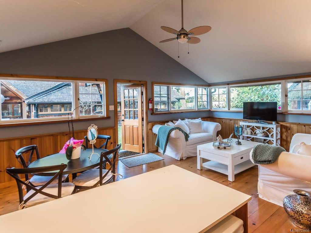 listing image 16048422497430971470