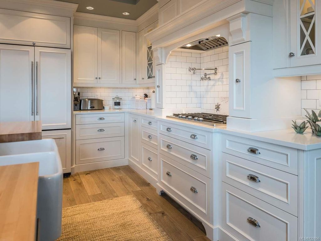 listing image 16044175339604833189