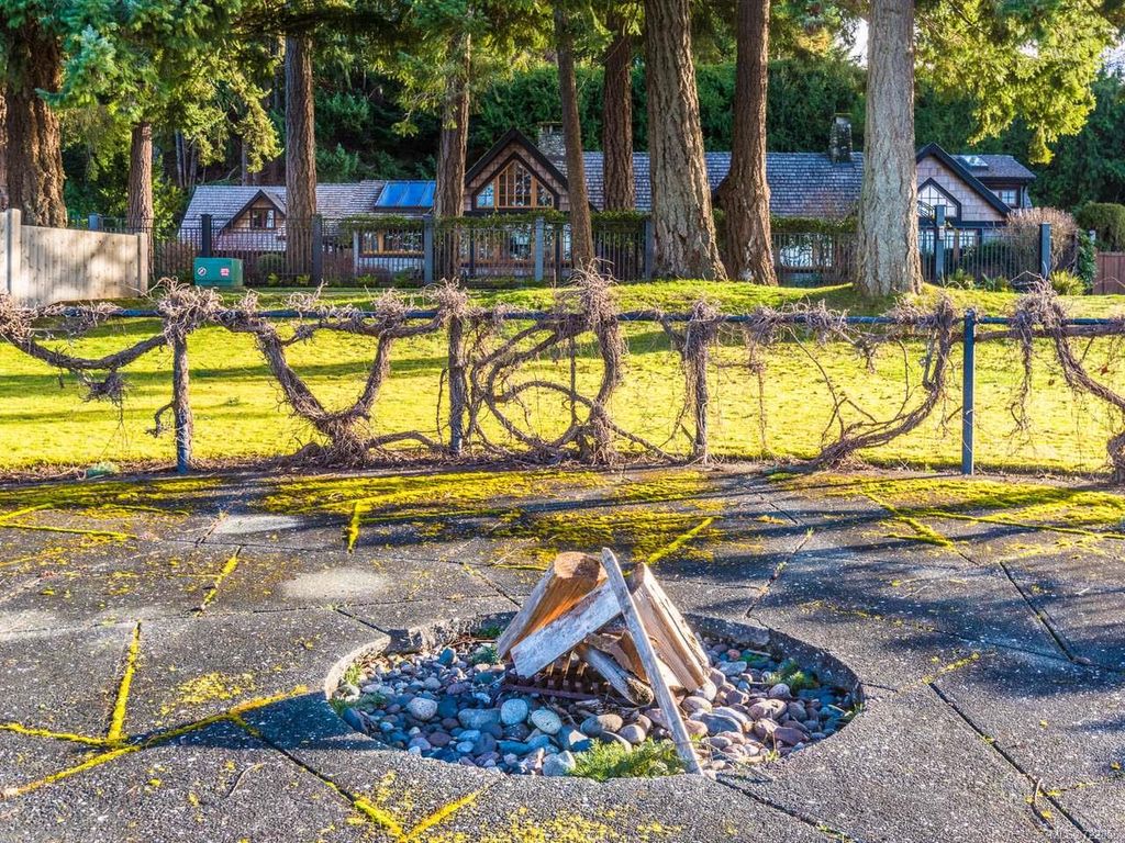 listing image 16042907980541938269